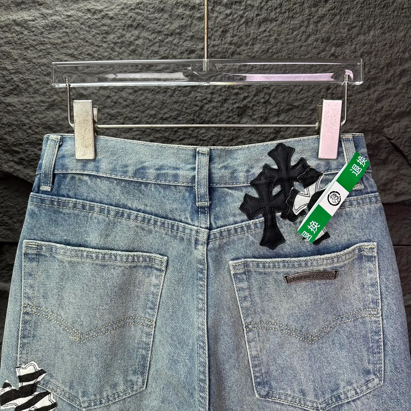 P290 GALLERY DEPT. & Croixin co-branded 2025 new retro zebra print black large cross leather couple's bootcut jeans 🔥High version🔥High version🔥 Top ceiling quality Styles with different wash textures, very friendly to people with thin legs and thick legs, the bootcut version is very flattering leg shape Timeless moderate length, easy to match with casual, basic styling for various styles, a must-have in the wardrobe! The fabric is stiff but also makes the upper body soft without losing texture. The washing process is even more perfect. It is a must-have item for everyone! ! ! Washed wheat, hang tag, pants label, three complete labels, color: blue, size: 28, 30, 32, 34, 36 (five sizes)